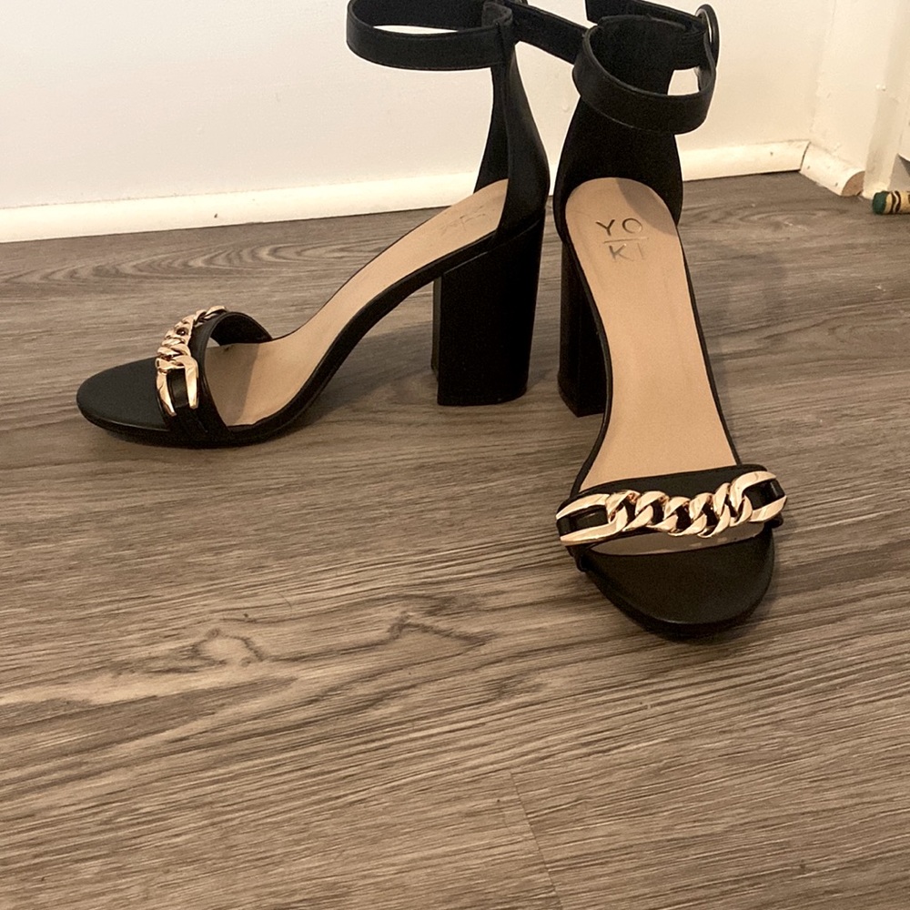 Only tried on for a few minutes… just don’t like how they look on me